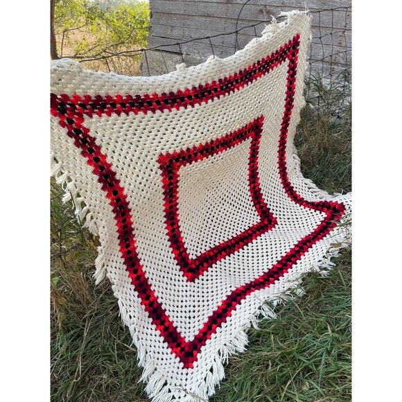 Vintage 1970s Large Granny Square Crochet Fringed Afghan Blanket - Picture 13 of 15